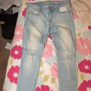 Distressed American eagle skinny jeans